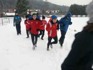 zimowy trening piłkarzy